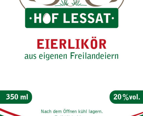 Grafikbeispiel Eierliköretikett in den Farben grün, rot, braun, weiß und mit Illustration Hühner